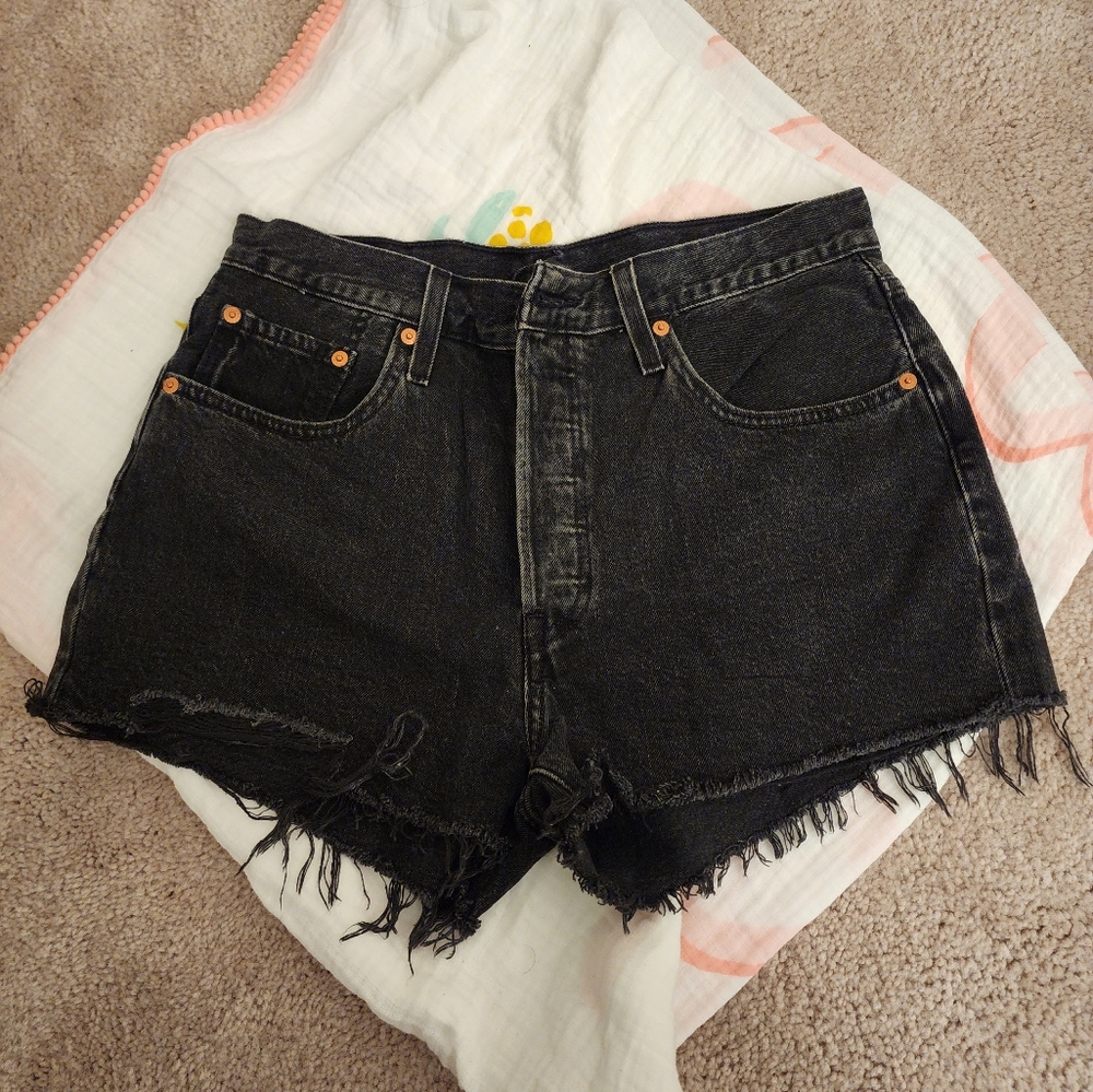 Levi's - Women's - High-rise Shorts - Size 10 (W31)